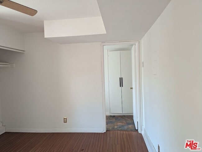 Building Photo - 1323 N Olive Dr