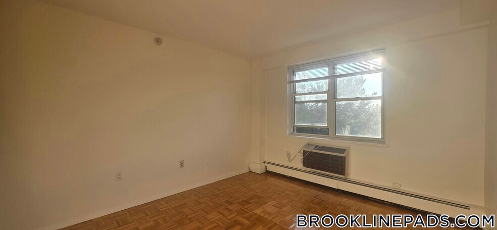 Building Photo - 175 Freeman St