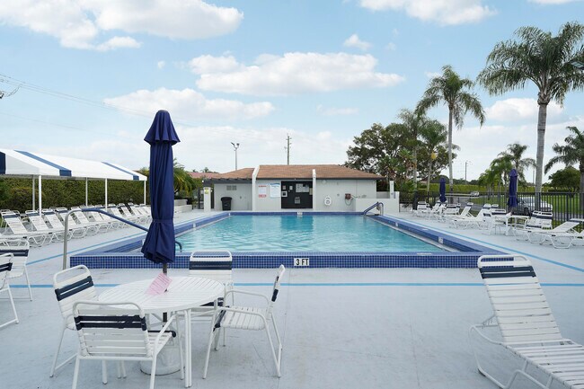 Building Photo - 13679 Date Palm Ct