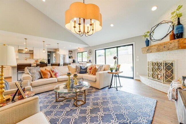 Building Photo - 9142 Bronco Dr
