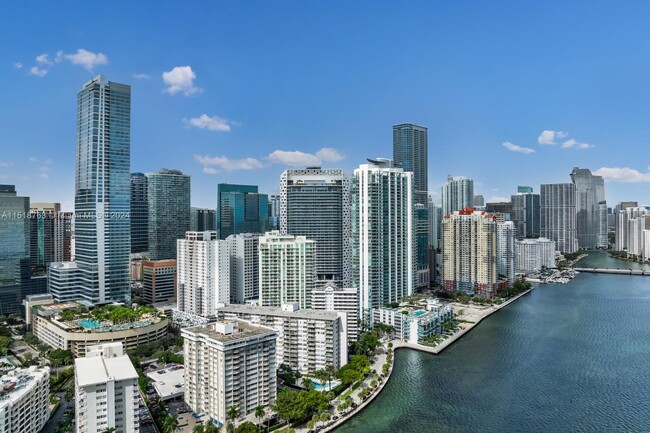 Building Photo - 1300 Brickell Bay Dr