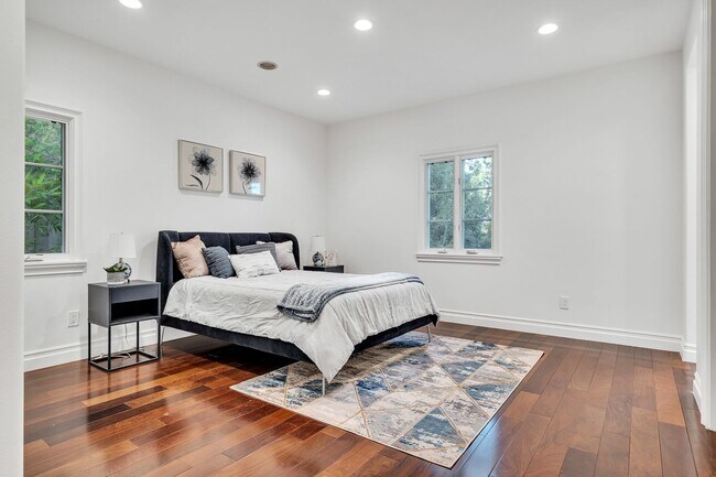 Building Photo - GORGEOUS 7 BED 6.5 BATH FOR LEASE IN BEVER...