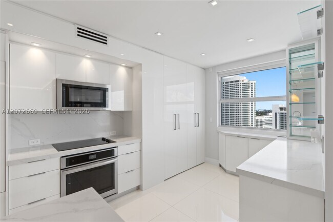 Building Photo - 4201 Collins Ave