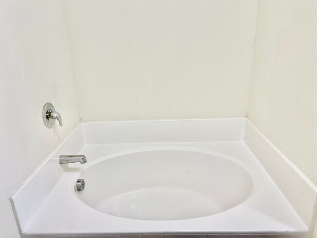 Building Photo - 6233 White Jade Dr
