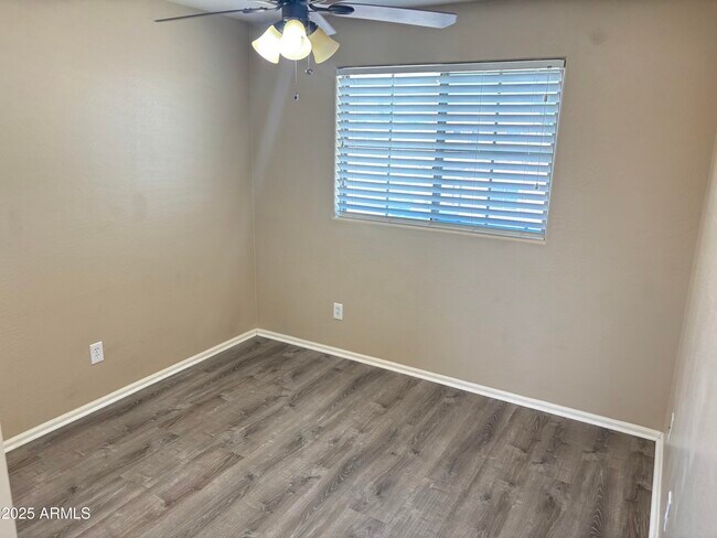 Building Photo - 7265 W Glenn Dr