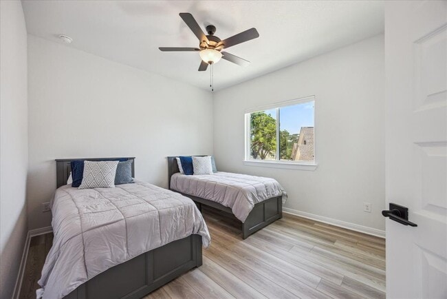 Building Photo - 21001 Newhaven Cove