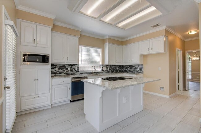 Building Photo - 4006 Forest Birch Ct