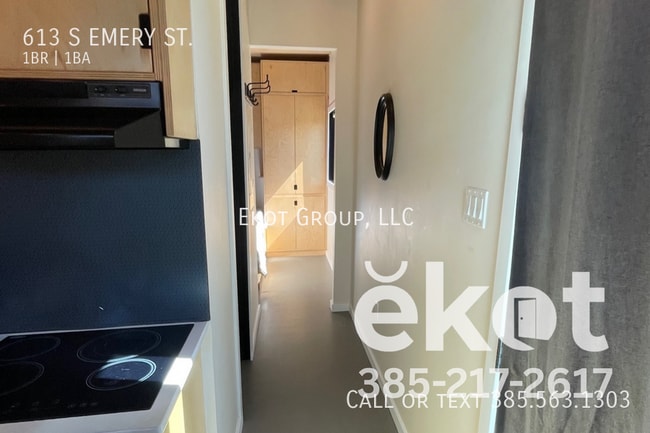 Building Photo - 613 Emery St W