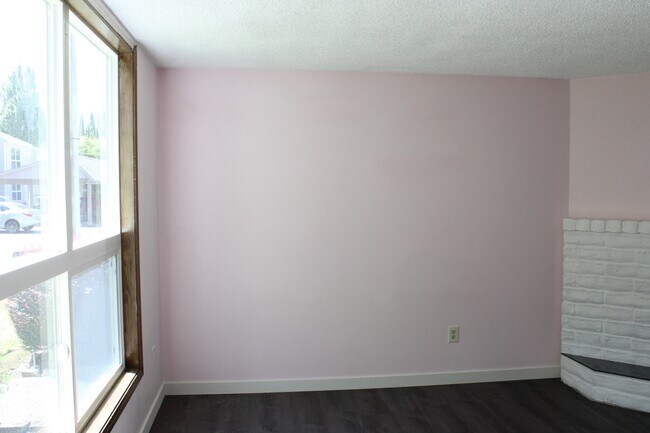 Building Photo - 7104 NE 43rd St