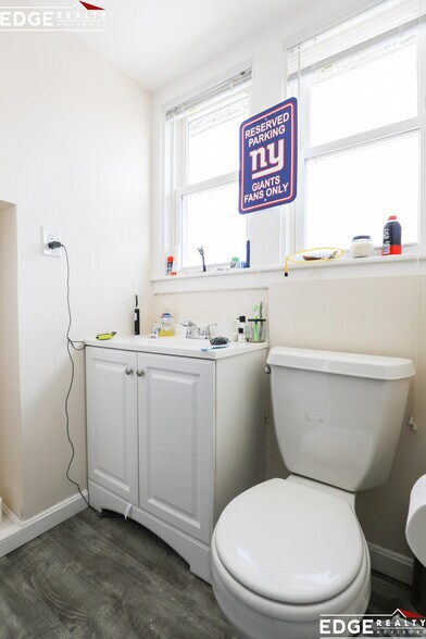 Building Photo - 71 Orange St