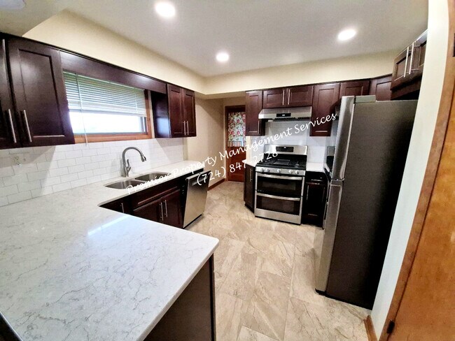 Building Photo - 1820 9th Ave