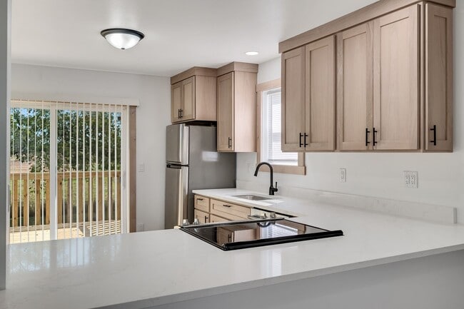 Building Photo - Cardinal Ave