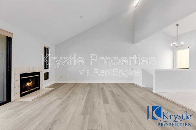 Building Photo - 20 Knoll Dr