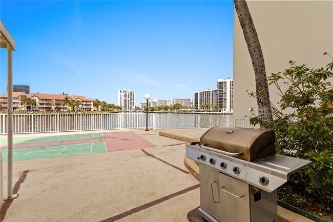 Building Photo - 3800 S Ocean Dr