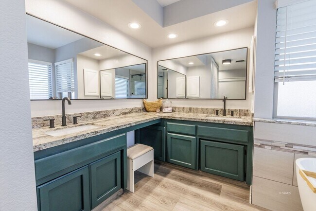 Building Photo - Beautiful home for rent