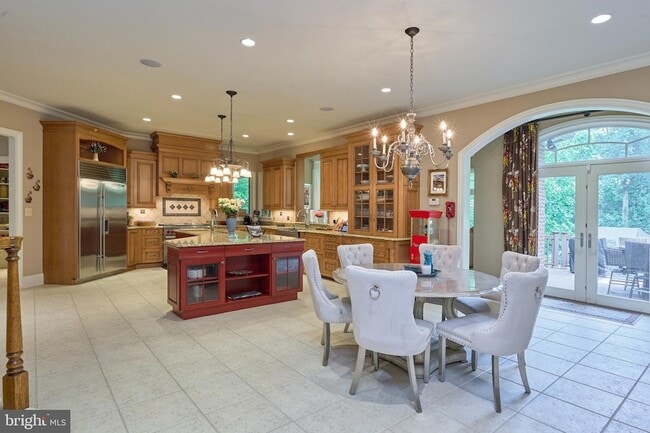 Building Photo - 7841 Montvale Way