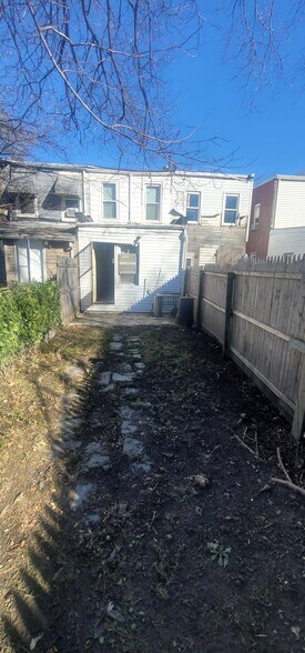 Building Photo - 53 Race St