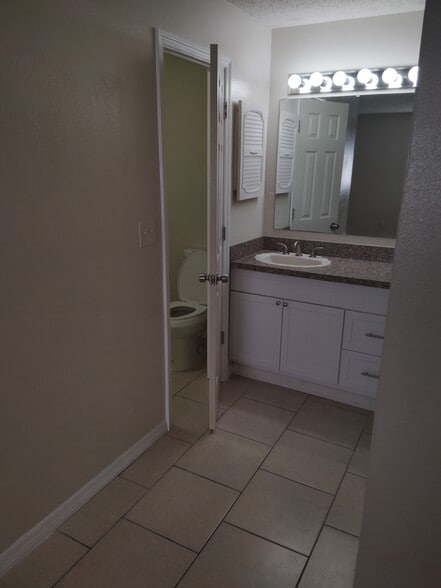 Master bathroom - 4507 67th St W