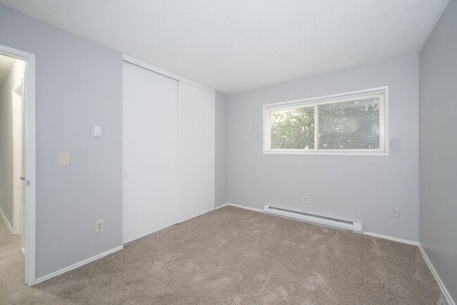 Building Photo - Remodeled 2 bedroom! $1000 VISA GIFTCARD AT MOVE IN!