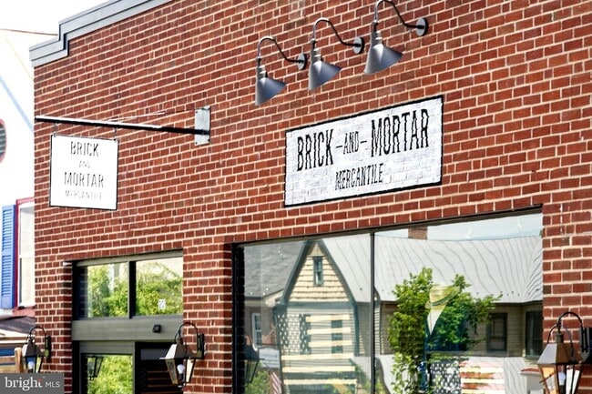 Building Photo - 11 Stonewall Ct