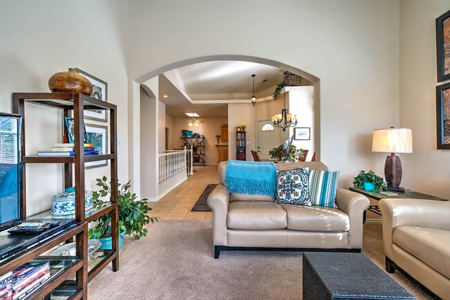 Building Photo - Fully Furnished Home. All utilities includ...