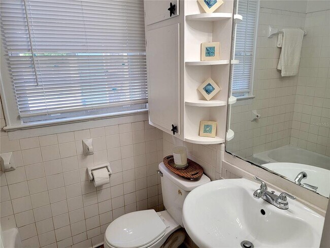 Building Photo - 212 Husson Ave