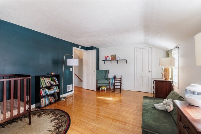 Building Photo - 206 Farmington Rd