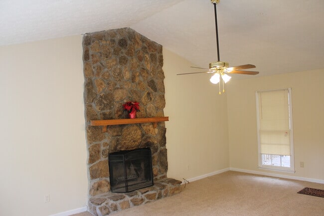 Building Photo - 1410 Ashbrook Dr NW