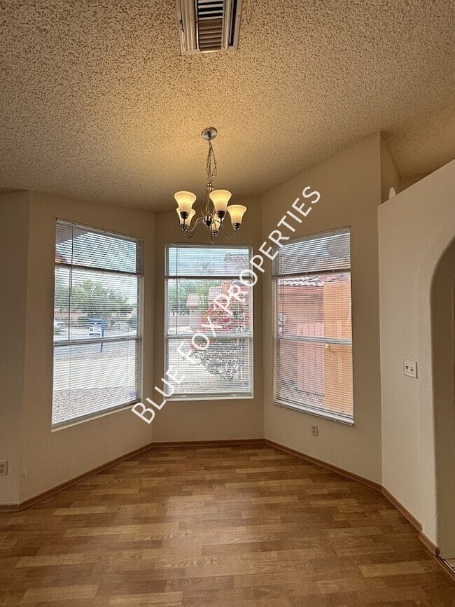Building Photo - 9913 N Woodstone Trail