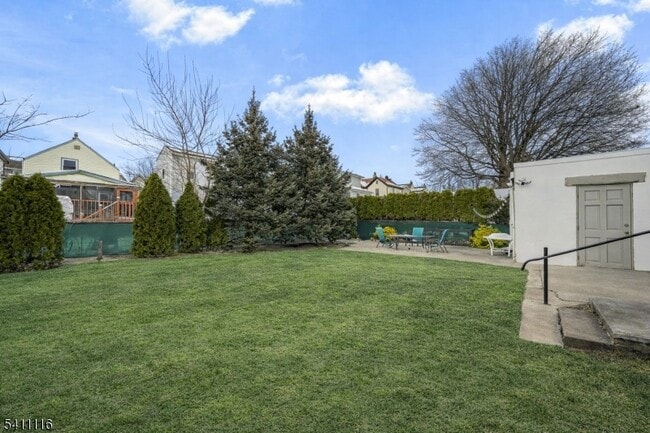 Building Photo - 416 2nd St