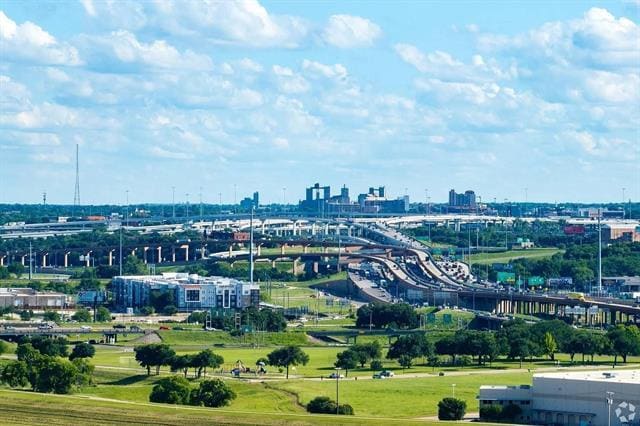 Building Photo - 305 NW 23rd St