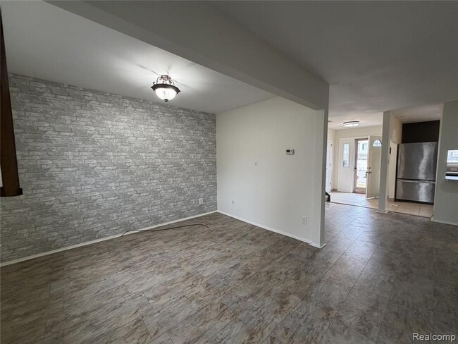 Building Photo - 1780 E Thirteen Mile Rd