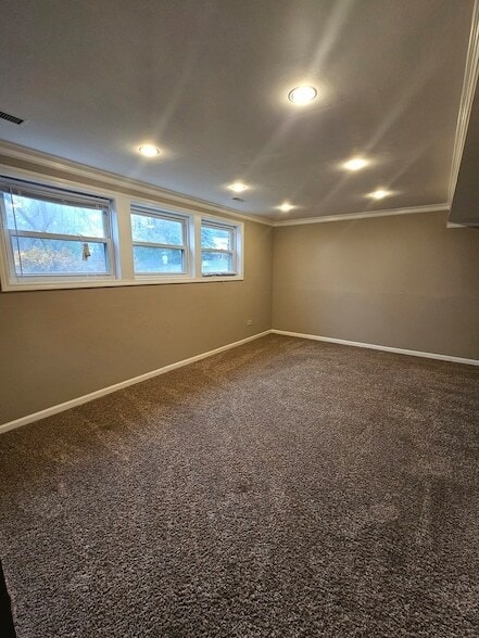 Building Photo - 600 Hawthorne Ln