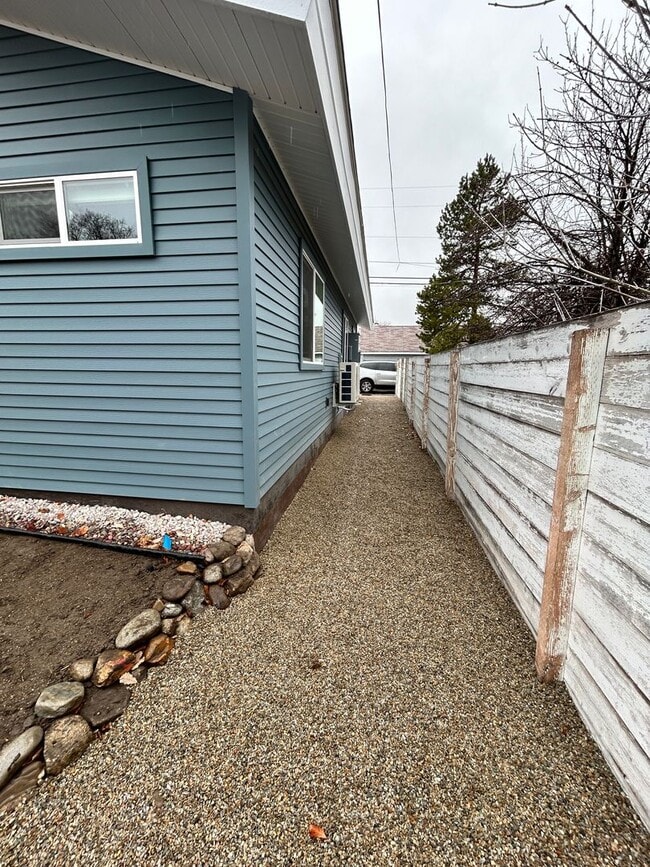 Building Photo - Brand New, Energy Efficient, 2 Bed, 1 Bath Home in Hamilton