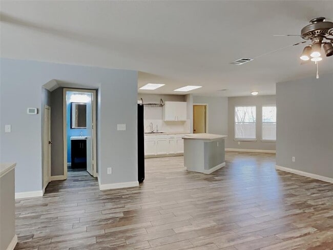Building Photo - 904 Swallow Ridge Cove