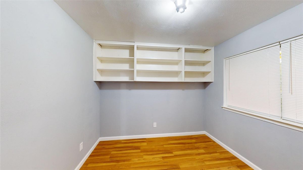 Building Photo - 5817 Sandra Dr