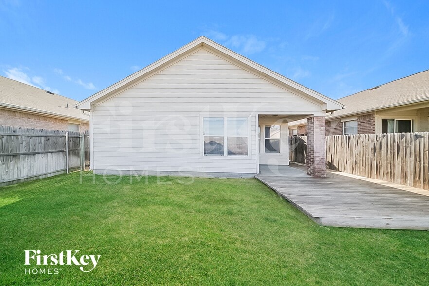 Building Photo - 6412 Regina Dr