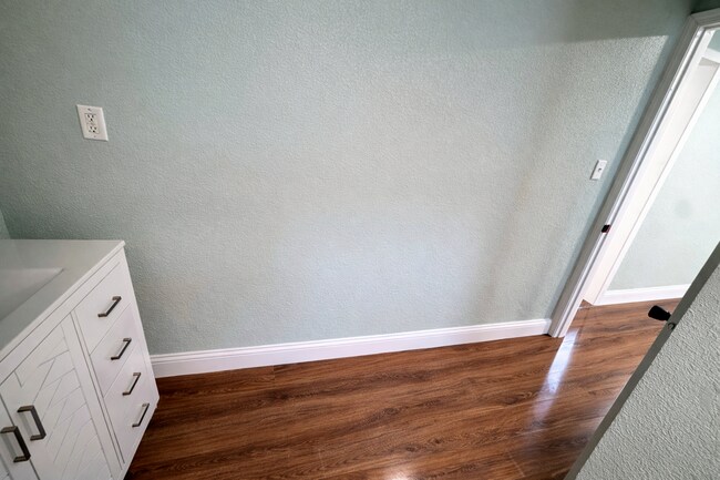 Building Photo - 800 S Westland Dr