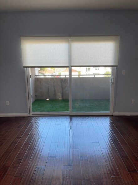 Sliding door to balcony - 1029 S Hobart Blvd