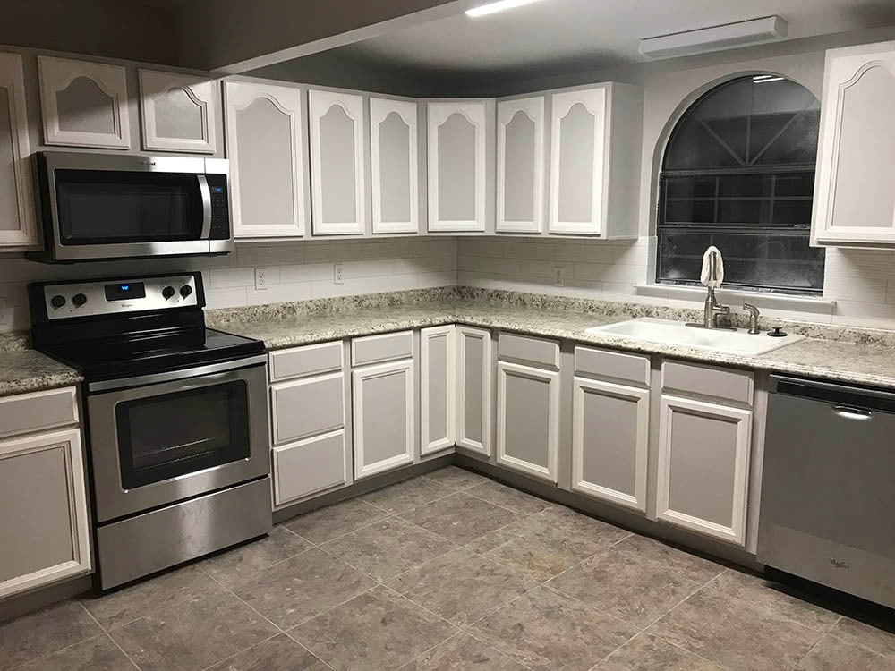 Kitchen - 1304 W Lakeland Dr