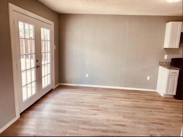 Building Photo - 4834 Meadow Park Dr