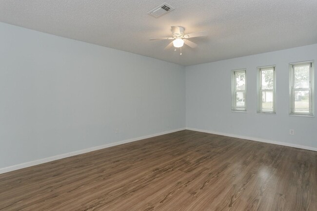 Building Photo - 2146 Greenbriar Colony Dr