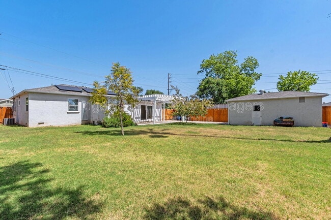 Building Photo - 816 Oro St