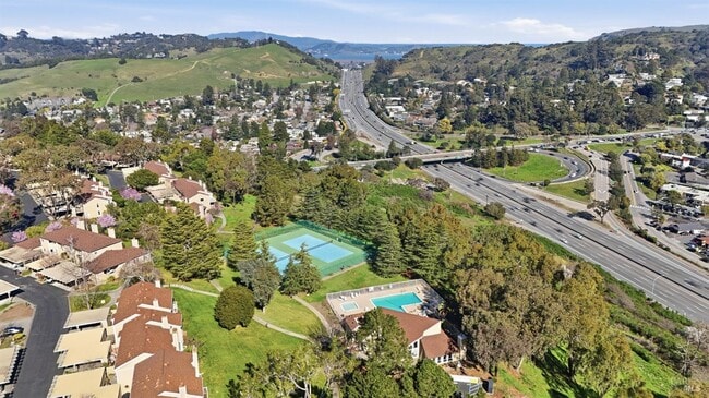 Building Photo - 12 Byron Cir