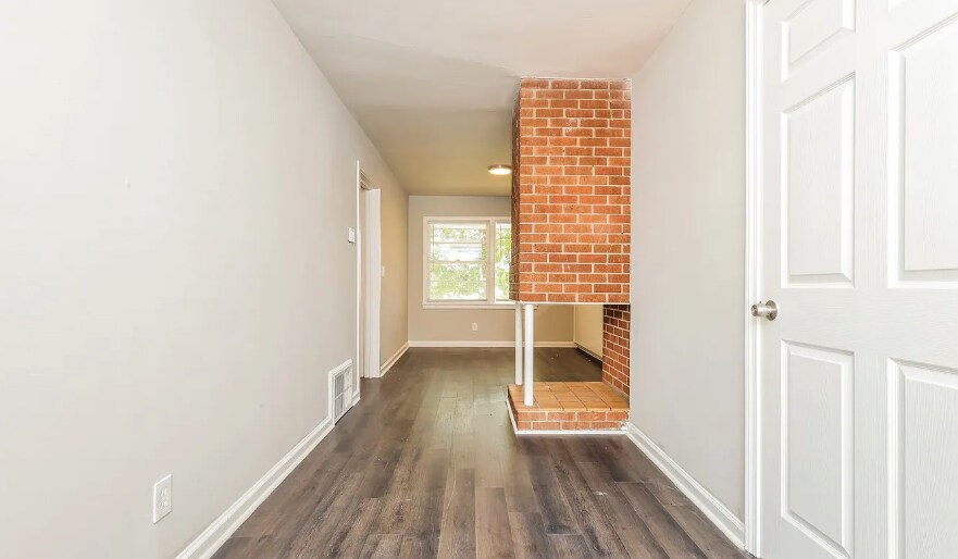 Building Photo - 3966 Mosley Dr