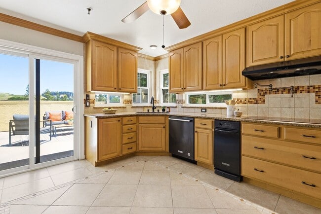 Building Photo - 3279 Mt Diablo Ct
