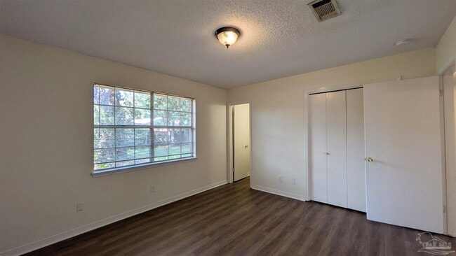 Building Photo - 6942 Falcon Dr