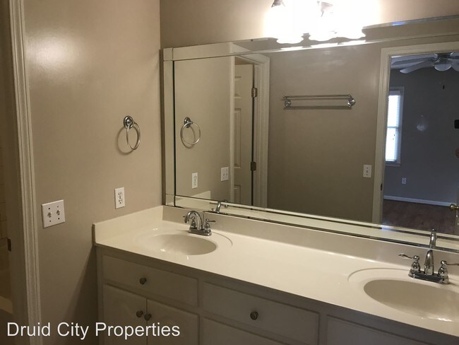 Building Photo - 3905 28th St