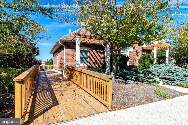 Building Photo - 4174 Lochleven Tr
