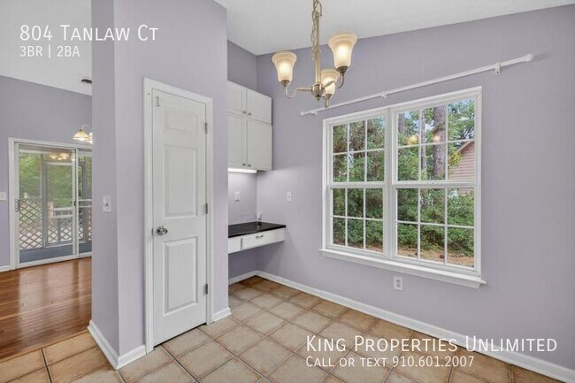 Building Photo - 804 Tanlaw Ct